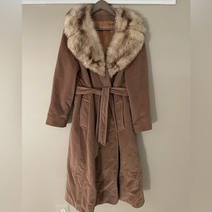 Vintage Lorendale by Bromleigh long winter coat with fur collar